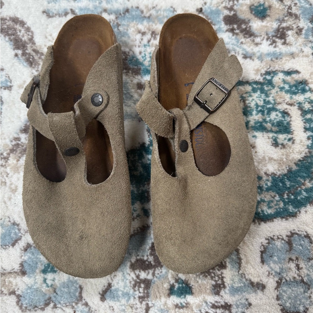 Birkenstock Boston Clogs Tan Suede Buckle Sandals